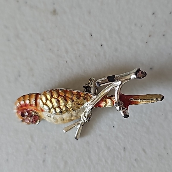 Vintage BIRD pin - Picture 2 of 3